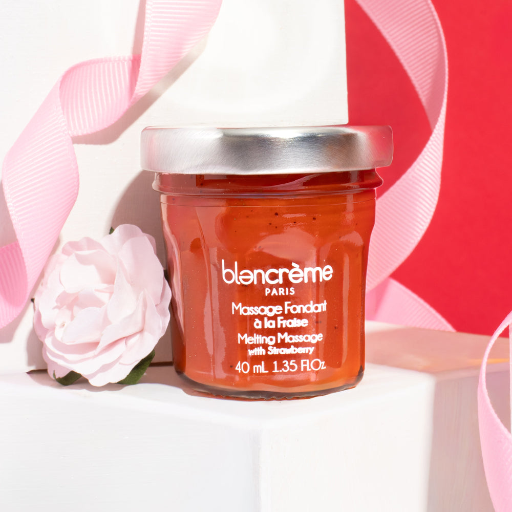 Packshot fond blanc massage fondant fraise vu de face